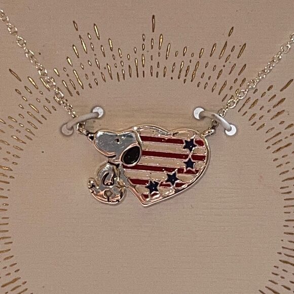 Unwritten Peanuts Silver Plated Snoopy Americana Heart Pendant Necklace New - Picture 2 of 4